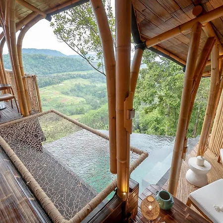 Cliffside Bamboo Treehouse With Heated Pool And View Villa