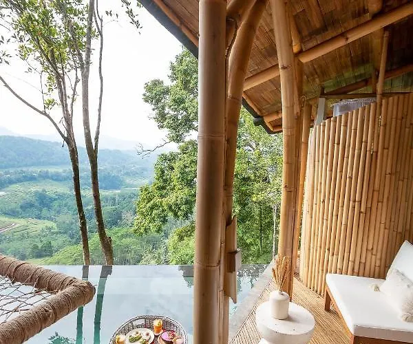 Cliffside Bamboo Treehouse With Heated Pool And View * Bungbungan