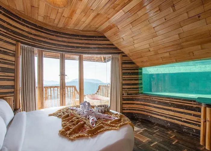 Cliffside Bamboo Treehouse With Heated Pool And View