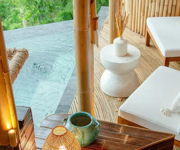 Villa Cliffside Bamboo Treehouse With Heated Pool And View Bungbungan