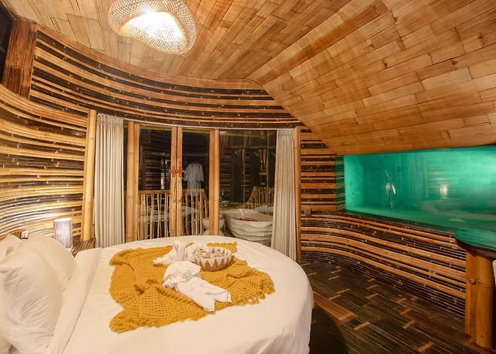 Cliffside Bamboo Treehouse With Heated Pool And View *