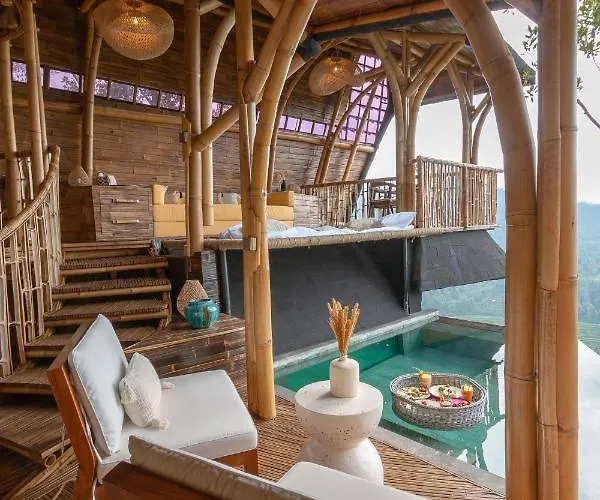 Villa Cliffside Bamboo Treehouse With Heated Pool And View Bungbungan
