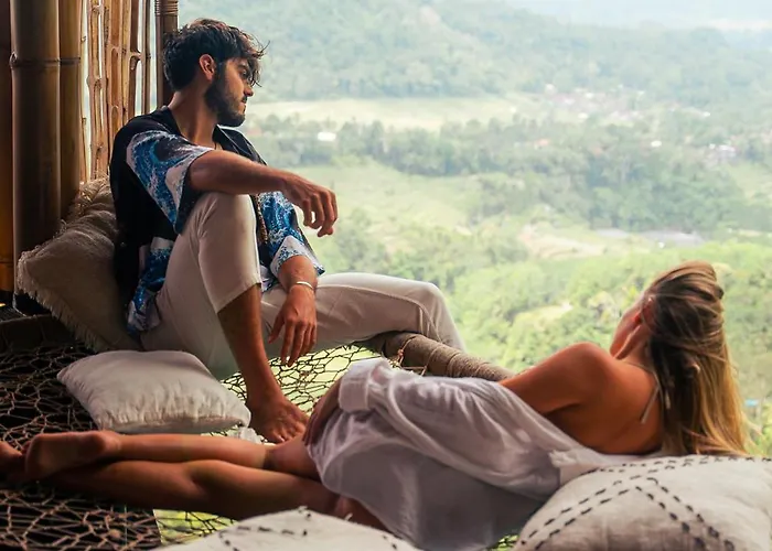 Villa Cliffside Bamboo Treehouse With Heated Pool And View *